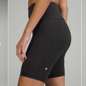 Lululemon Wunder Train High-Rise Short with Pockets 8"
Size 14 Black